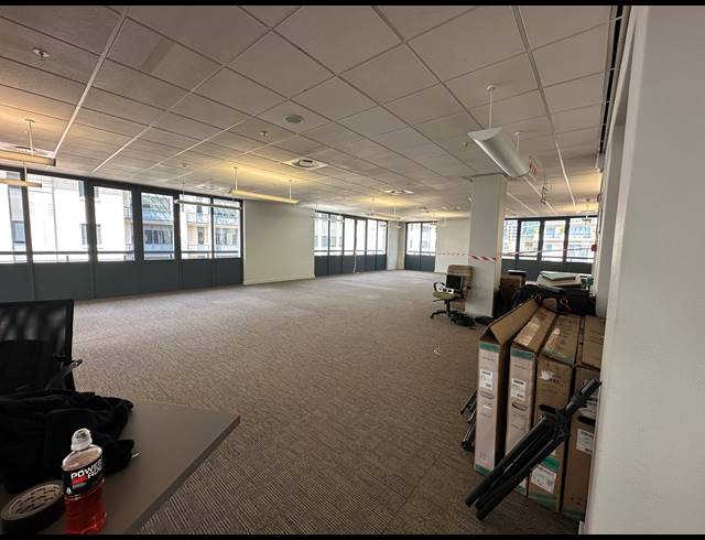 1,563M² OFFICE TO LET IN SANDTON CENTRAL